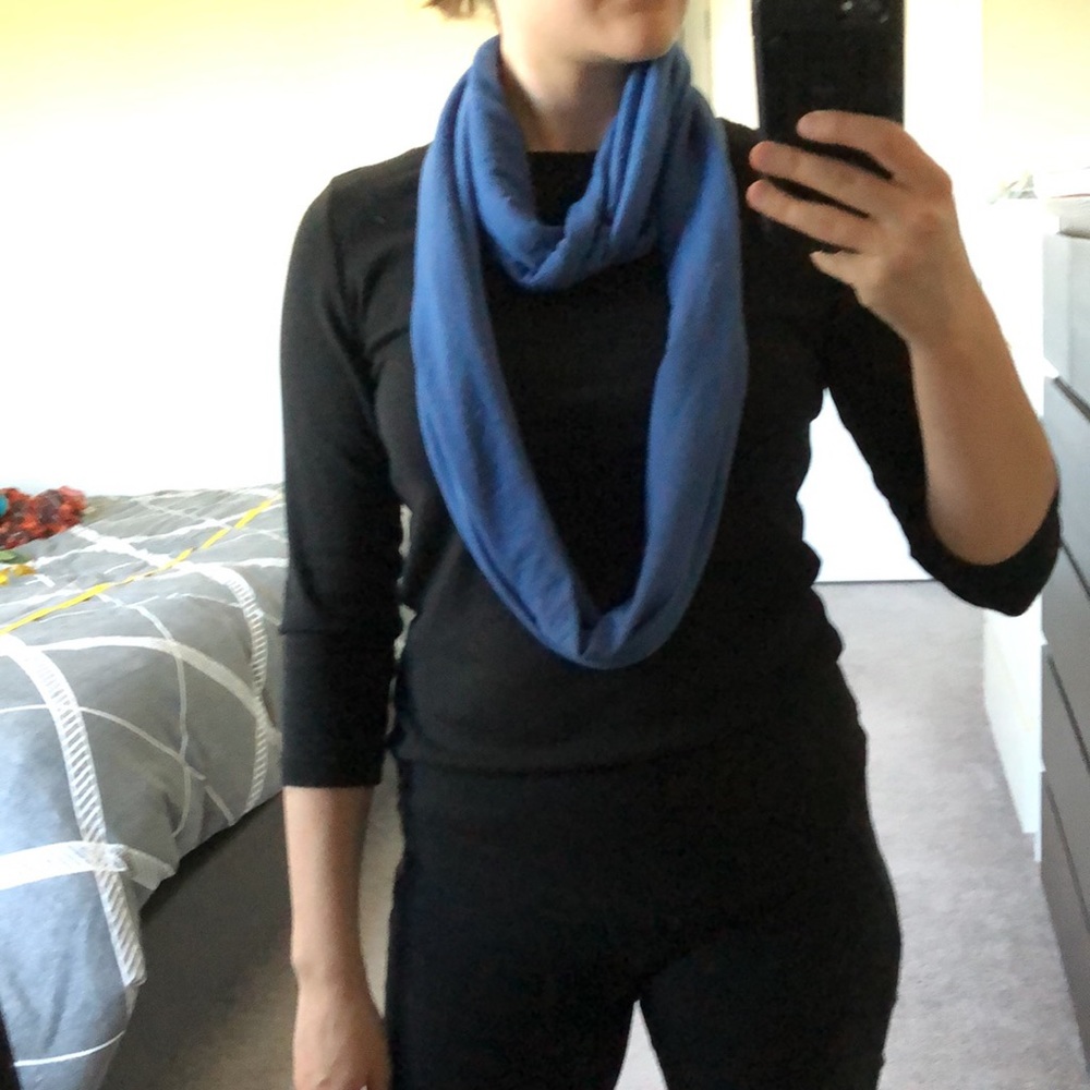 ⭐️ Free Add-On ⭐️ Blue Infinity Scarf - Picture 2 of 5